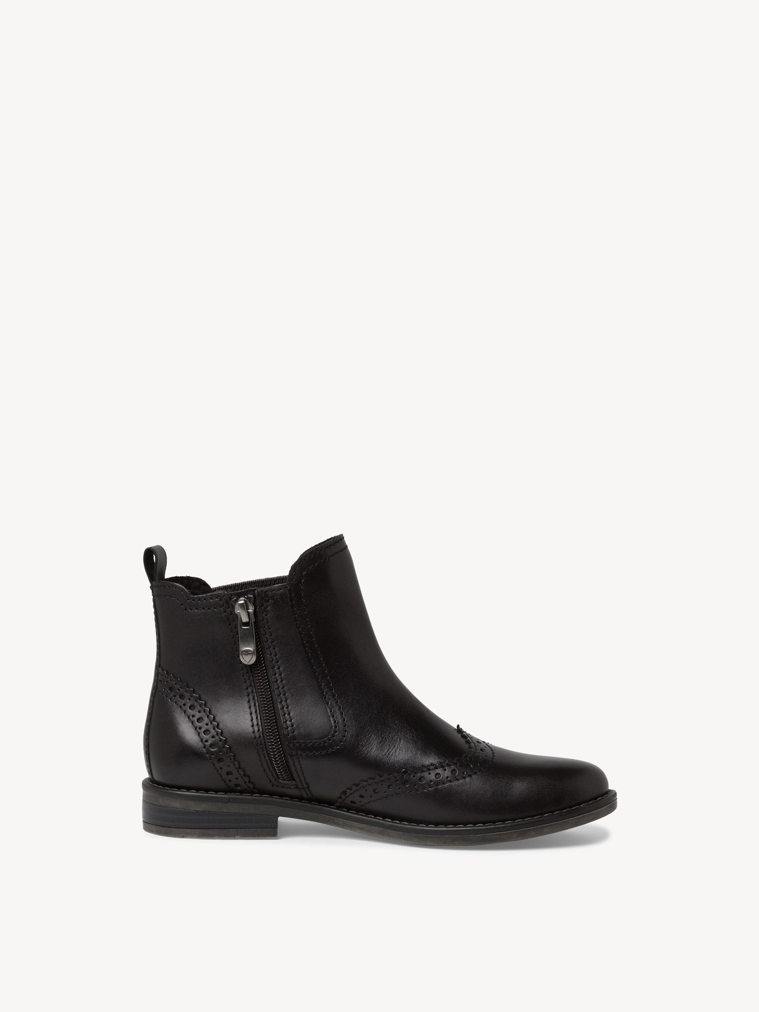 Black brogue chelsea boots 2025